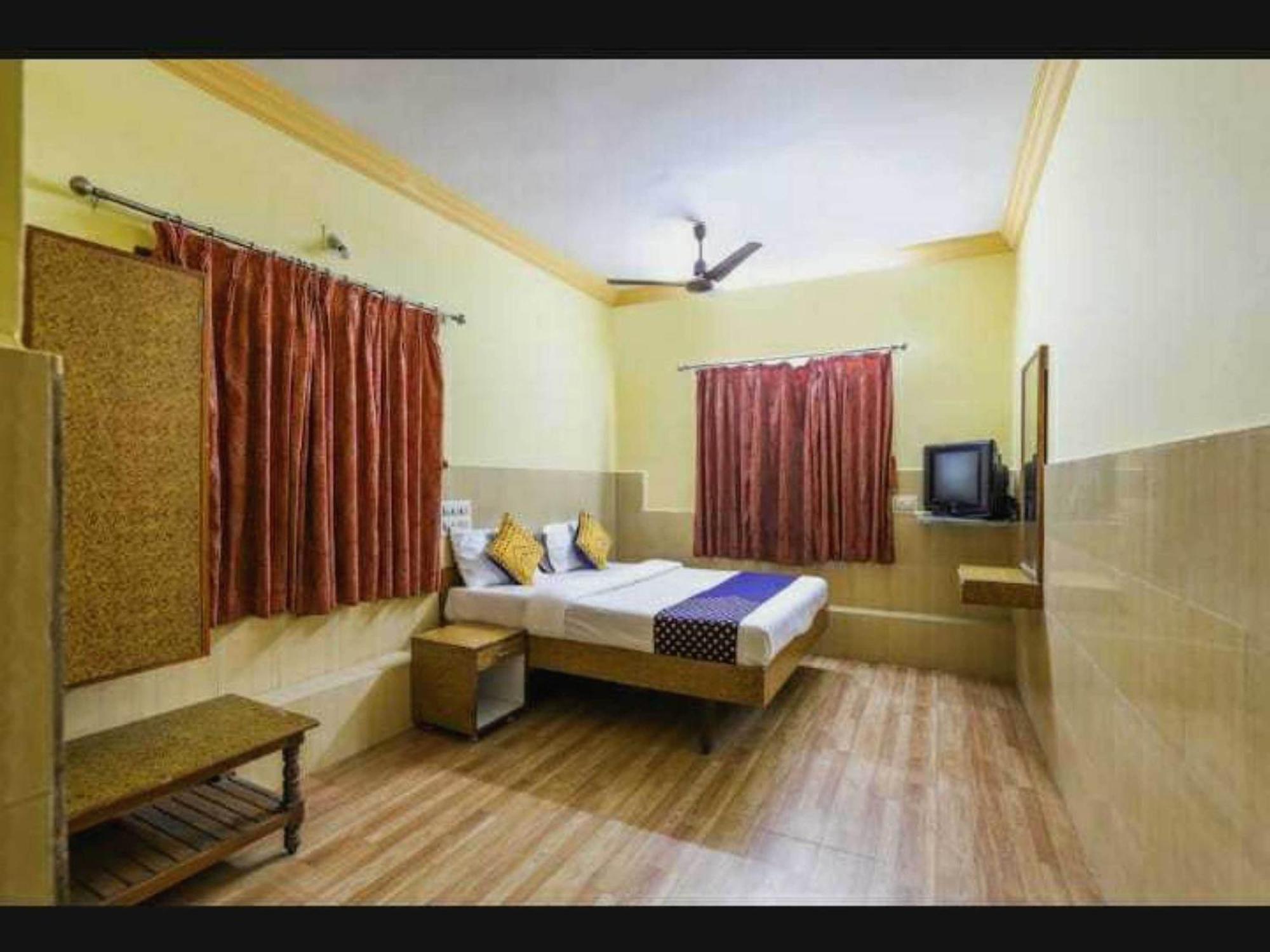 Oyo Hotel Apsara Guest House Ahmedabad Extérieur photo